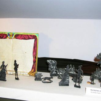 1. „Bracia mniejsi” – bajki Jeana de La Fontaine’a / Muzeum Lalek w Pilźnie - 2006 r. /